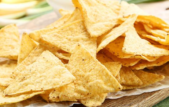 用masa面粉制成的玉米饼片